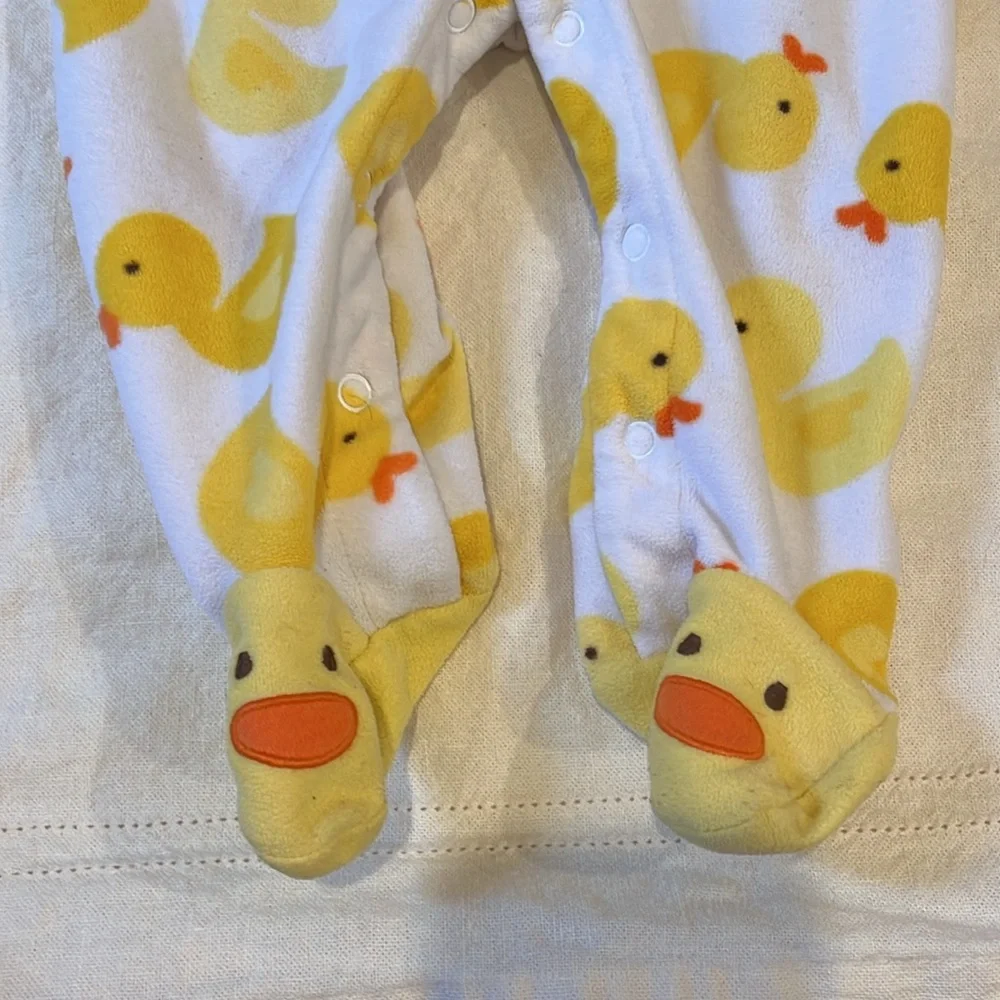 Bundle of Carter’s 9 Month Footies